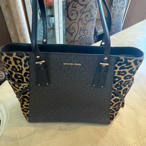 Michael Kors Signature Logo Accordion Tote Bag with Leopard Trim - Picture 6 of 6